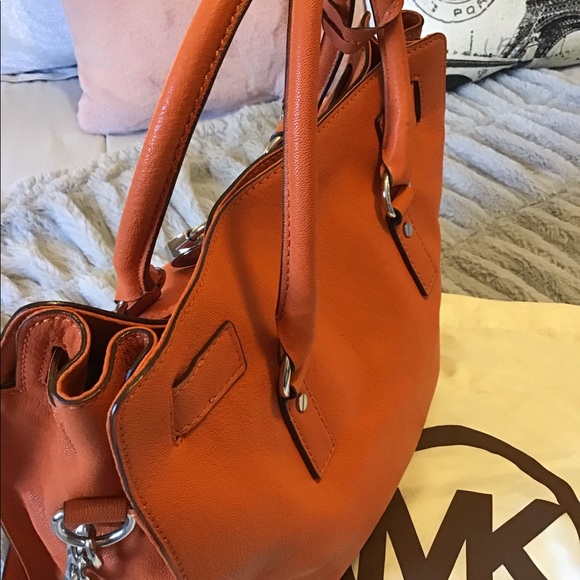 SOLD!Michael Kors- Hamilton Bag - Picture 5 of 8